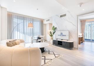 Central Luxe Marina Home with Roof Top Pool - 9