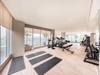 Central Luxe Marina Home with Roof Top Pool - 5