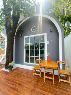 Grace Riverfront Villa Near Suvarnabhumi Airport - 2