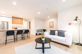Modern 1BR Retreat with Bath & Laundry - Manchester - 4