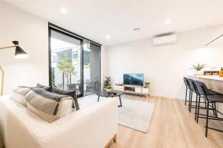 Modern 1BR Retreat with Bath & Laundry - Manchester - 3