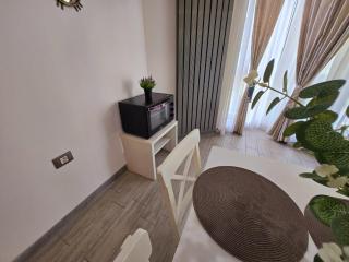 Azizi Premium Suit Apartment - Beach Pool & Spa Resort Alezzi - 6