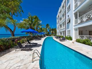 Stunning 2-bed Beachfront Condo on Paynes Bay - 6