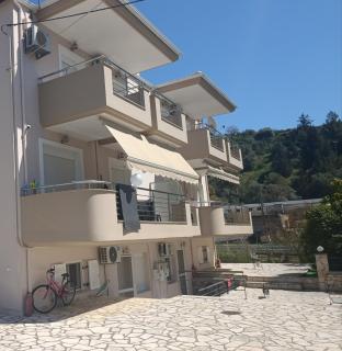 Mikros Paradisos - 1