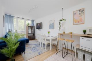 Spacious Family Apartments Suited for Remote Work by Noclegi Renters - 5