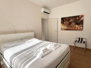 Irnerio Prestige Suite in the Center by Synergy - 6