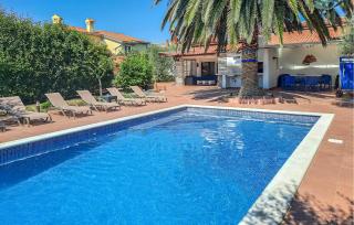 Gorgeous Home In Pula - 0