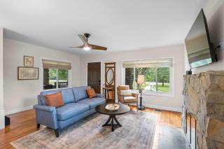 3BR Stone Farm House Parking Grill Laundry - 1