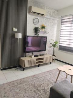 Iris 2 Homestay - 9