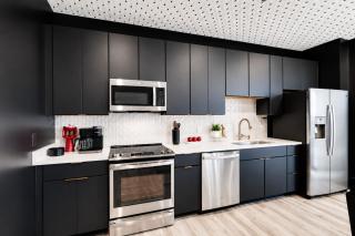 Top Floor NEO Suite, Walk to Broadway & Views - 7