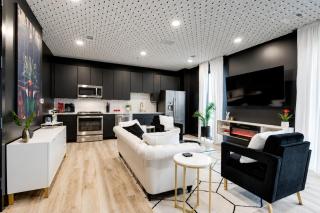 Top Floor NEO Suite, Walk to Broadway & Views - 4