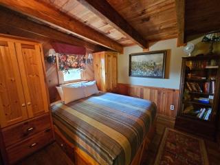 Bear Hug Cabin - 3