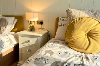 Lakeside Retreat at Finlake Resort in Devon - 2