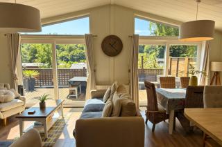Lakeside Retreat at Finlake Resort in Devon - 8