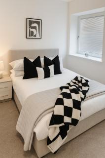 Copper Suite - 2Bed Elegance - Parking - 7