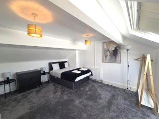 Comfortable 3-Bedroom Home with Free Parking - 9
