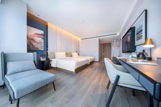 Atour Hotel Nanjing South Station - 1