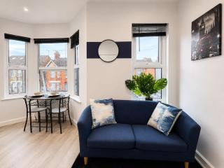 Bedford Station Stay - Sleeps 3 - Free Parking - 0