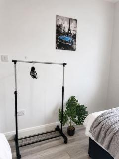 Bedford Station Stay - Sleeps 3 - Free Parking - 1
