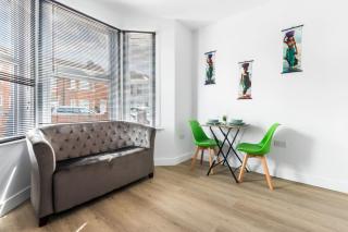 Bedford Station Escape - Sleeps 3 - Free Parking - 6