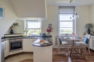 2 Albany House - 7