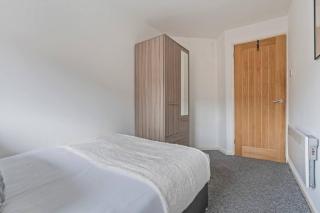 Snow Hill Stay - 2 BR - Free Parking - Sleeps 4 - 4