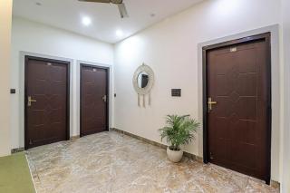 ISBT Dehradun Hotel Dhomage - 1