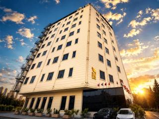 BAZ Hotel University District - 0