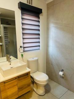 Serenity Stay - 3 Bedroom OR Tambo - 2