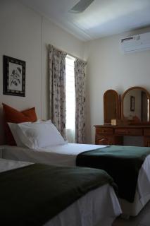 Spacious Beach Apartment - 4