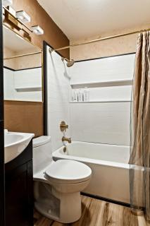 LUXX Taos Motor Lodge - 7