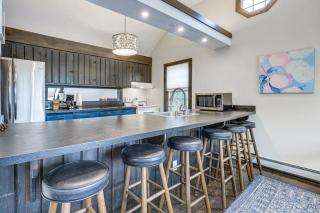 Sea Breeze, Sunset Views! Family Escape Near Ocean - 3