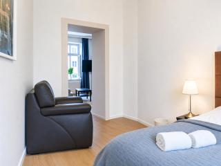 Pleasant 2BR Apartment Near U6 Station am Schöpfwerk - 3