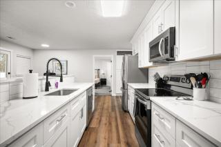 Updated Rancher near shopping & restaurants - 9