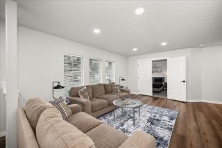 Updated Rancher near shopping & restaurants - 8