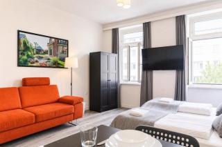 Modern & Cozy 1BR Apt for long Stay with TV & WiFi - 4