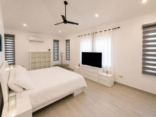 Luxury Villa with Private Pool 4 Bedrooms - 2