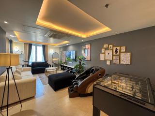 Presidential 2 Bedroom Apartment With Balcony & City Views in Gold Crest Residency - 7