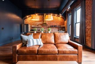Hollyhock Suite 301 - 0