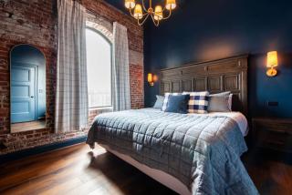 Hollyhock Suite 301 - 9