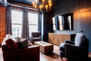 Hollyhock Suite 301 - 6