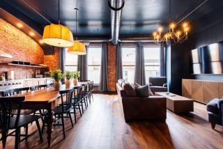 Hollyhock Suite 301 - 3