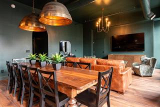Hollyhock Suite 302 - 9