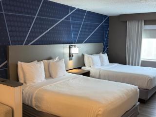 Comfort Suites Lincoln North - 9
