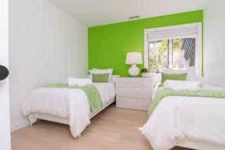 Beach Retreat with Access To Pool and Tennis Only 1 Mile to Beach - 1