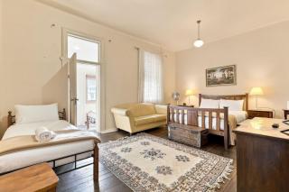 Edinburgh Deluxe Family Suite and Ensuite - 0