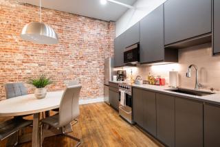 Hollyhock Suite 303 - 9