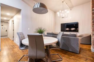Hollyhock Suite 303 - 4