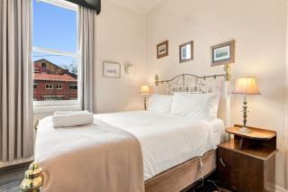 Edinburgh Family Room - 5
