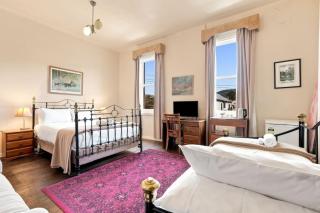 Edinburgh Premium Room and Ensuite - 2